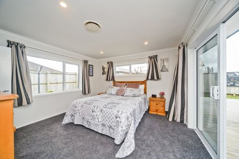 Photo of property in 10 Gibraltar Way, Fitzherbert, Palmerston North, 4410