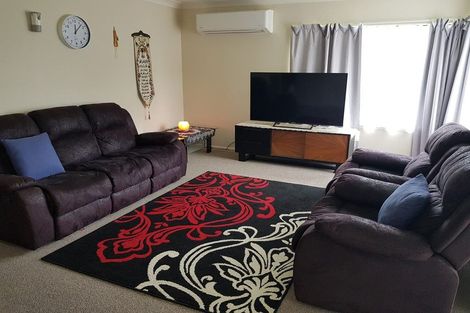 Photo of property in 15u6 Glanmire Road, Newlands, Wellington, 6037