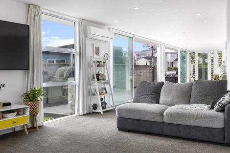 Photo of property in 15 Magnolia Rise, Waipahihi, Taupo, 3330