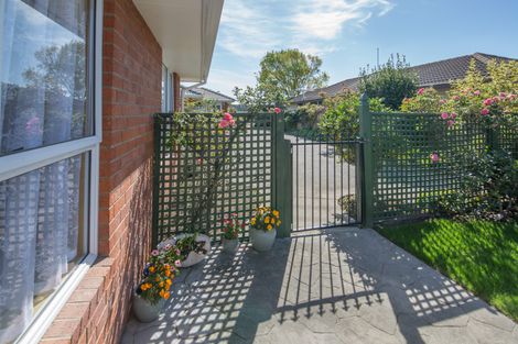 Photo of property in 2/125 Hawthornden Road, Avonhead, Christchurch, 8042