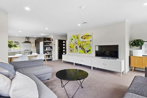 Photo of property in 55 Glanmire Road, Newlands, Wellington, 6037