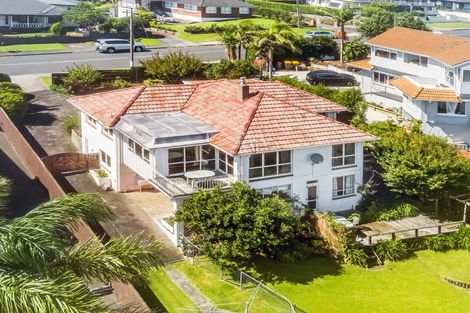 Photo of property in 86 Mellons Bay Road, Mellons Bay, Auckland, 2014