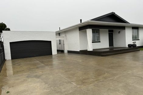 Photo of property in 27 Tukapa Street, Westown, New Plymouth, 4310
