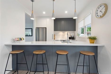 Photo of property in 82 Kervil Avenue, Te Atatu Peninsula, Auckland, 0610