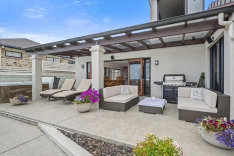 Photo of property in 105r Waikite Road, Welcome Bay, Tauranga, 3175