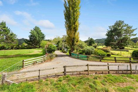 Photo of property in 332 Kuku East Road, Kuku, Manakau, 5570