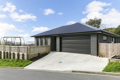 Photo of property in 17 Prestbury Grove, Churton Park, Wellington, 6037