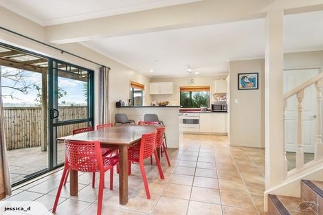 Photo of property in 2/62 Target Road, Totara Vale, Auckland, 0629