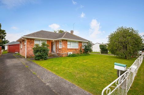 Photo of property in 35 Hereford Street, Te Atatu Peninsula, Auckland, 0610