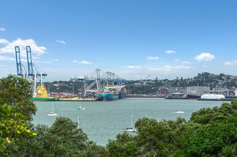 Photo of property in 3/25 Stanley Point Road, Stanley Point, Auckland, 0624