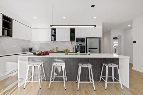 Photo of property in 24 Kahu Close, Orewa, 0931