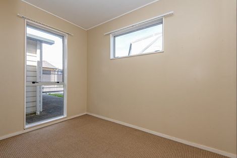 Photo of property in 15 Leander Place, Milson, Palmerston North, 4414