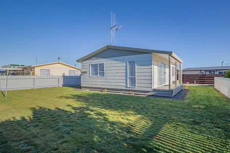 Photo of property in 8a Nikau Street, Levin, 5510