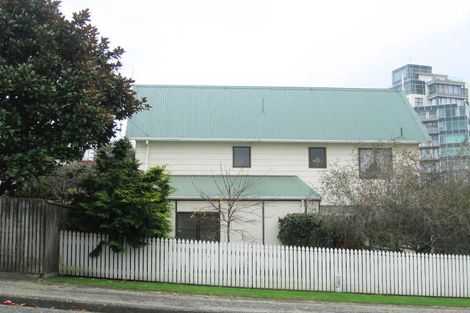 Photo of property in 17 Howell Road, Paraparaumu Beach, Paraparaumu, 5032