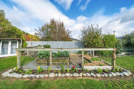 Photo of property in 33 Miro Street, Trentham, Upper Hutt, 5018