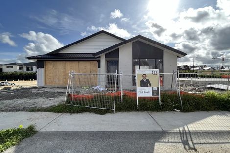Photo of property in 2 Cutfield Lane, Kumeu, 0810