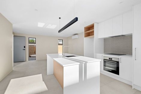 Photo of property in 2/50 Marine Parade, North New Brighton, Christchurch, 8083