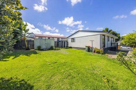 Photo of property in 2/16 Barneys Farm Road, Clendon Park, Auckland, 2103