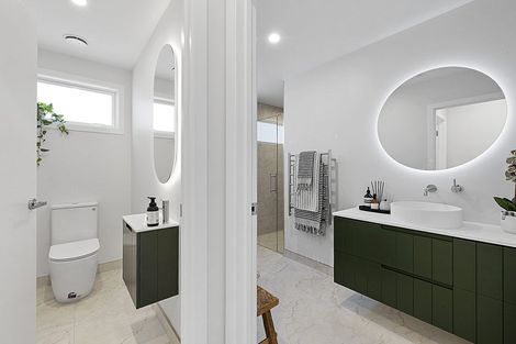 Photo of property in 52 Wairau Road, Oakura, 4314