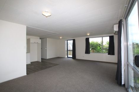 Photo of property in 17 Maywood Crescent, Glen Eden, Auckland, 0602