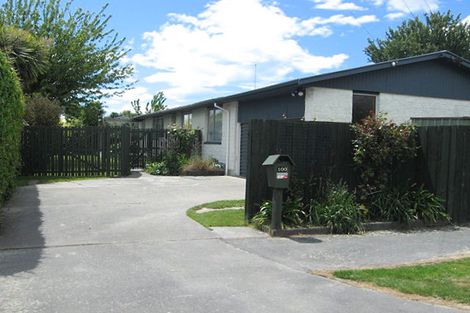 Photo of property in 100 Englefield Road, Northwood, Christchurch, 8051