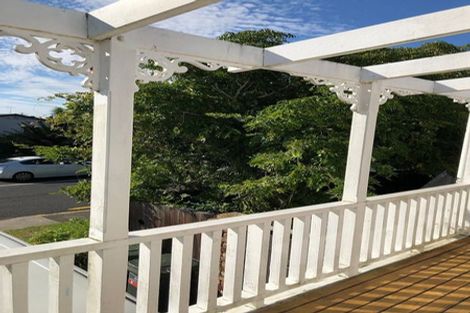Photo of property in 2a Waller Avenue, Bucklands Beach, Auckland, 2012
