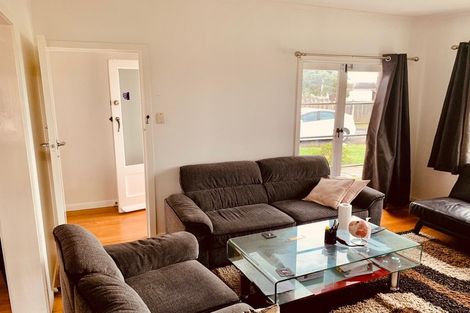 Photo of property in 32 Reid Road, New Lynn, Auckland, 0600