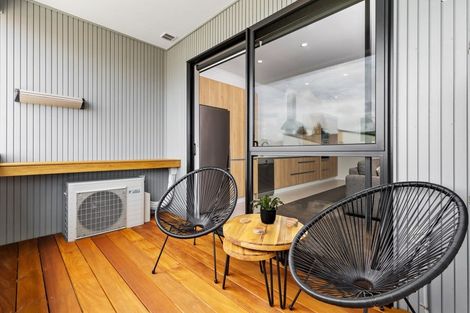 Photo of property in 3/2 Frances Bryers Road, Hobsonville, Auckland, 0616