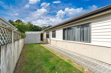 Photo of property in 1/1 The Moorings, Two Mile Bay, Taupo, 3330