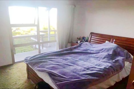 Photo of property in 118 Pupuke Road, Hillcrest, Auckland, 0627