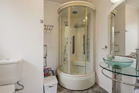 Photo of property in 251 Shakespeare Street, Leamington, Cambridge, 3432