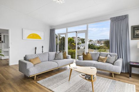 Photo of property in 77 Easther Crescent, Kew, Dunedin, 9012