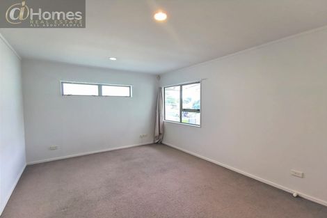 Photo of property in 2/174 Lake Road, Northcote, Auckland, 0627