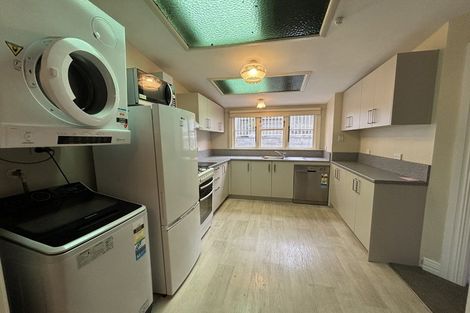 Photo of property in 43 Roxburgh Street, Mount Victoria, Wellington, 6011