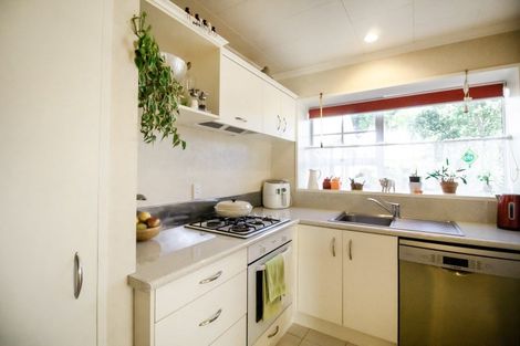 Photo of property in 1a Huata Place, West End, Palmerston North, 4412