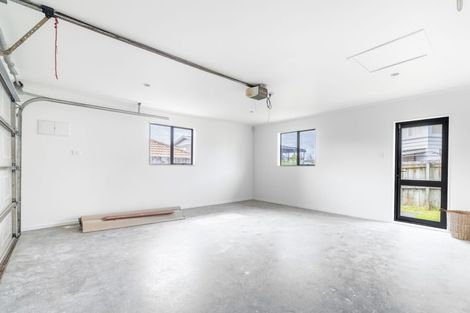 Photo of property in 14 Cade Place, Weymouth, Auckland, 2103