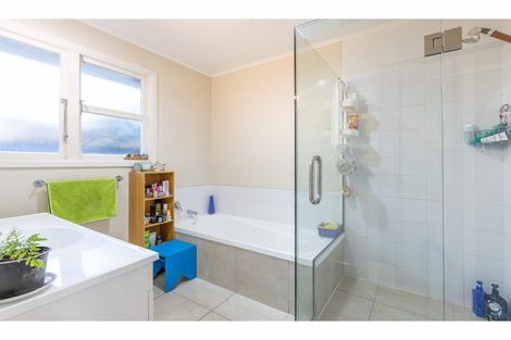 Photo of property in 13 Gilbert Street, Amberley, 7410