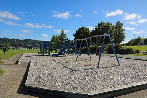 Photo of property in 9 Tereina Lane, Kumeu, 0810