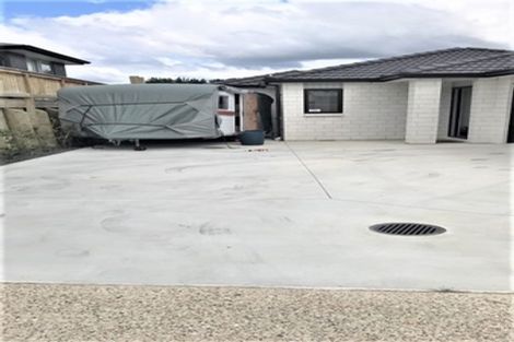 Photo of property in 310a Lakes Boulevard, Pyes Pa, Tauranga, 3112