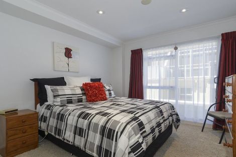 Photo of property in 45 Marine Parade, Mount Maunganui, 3116