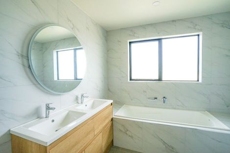 Photo of property in 18a Domain Road, Weymouth, Auckland, 2103