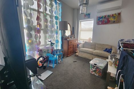 Photo of property in 2a/1 Gibbons Street, Upper Hutt, 5018