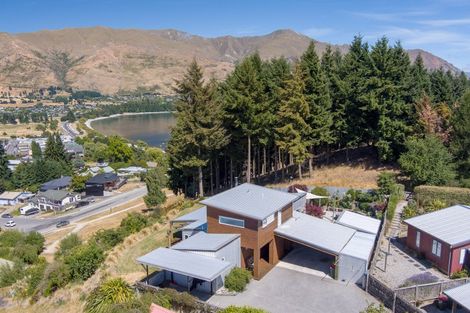 Photo of property in 12 Hillview Place, Wanaka, 9305