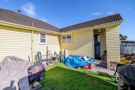 Photo of property in 15 Cameron Crescent, Masterton, 5810