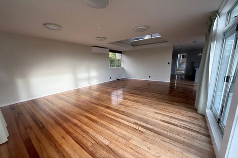Photo of property in 24 Seaview Road, Paremata, Porirua, 5024