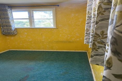 Photo of property in 39 Roberts Street, Tawa, Wellington, 5028