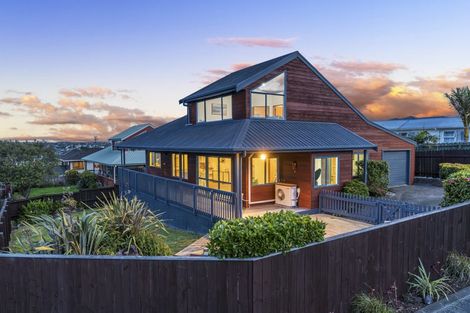 Photo of property in 30 Farquhar Road, Glendene, Auckland, 0602