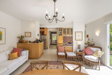 Photo of property in 28 Burma Road, Khandallah, Wellington, 6035