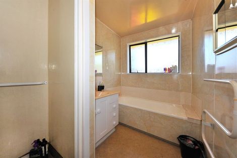 Photo of property in 5 Peebles Drive, Hei Hei, Christchurch, 8042