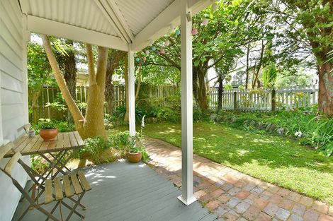 Photo of property in 27 Kowhai Street, Helensville, 0800